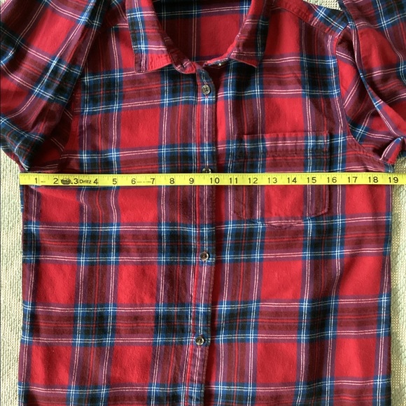 Old Navy The Classic Plaid Shirt Size Medium - Picture 6 of 8